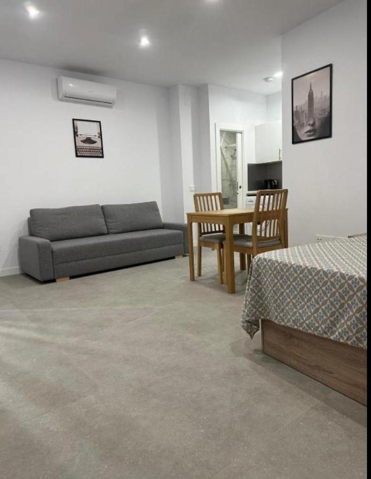 Estupendo Piso A 5 Min De La Estacion De Bus Y Tren Maria Zambrano Apartman Málaga Kültér fotó